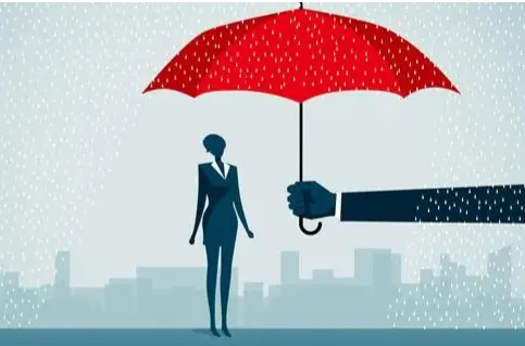 An expert explains to a couple what their personal insurance coverage includes.